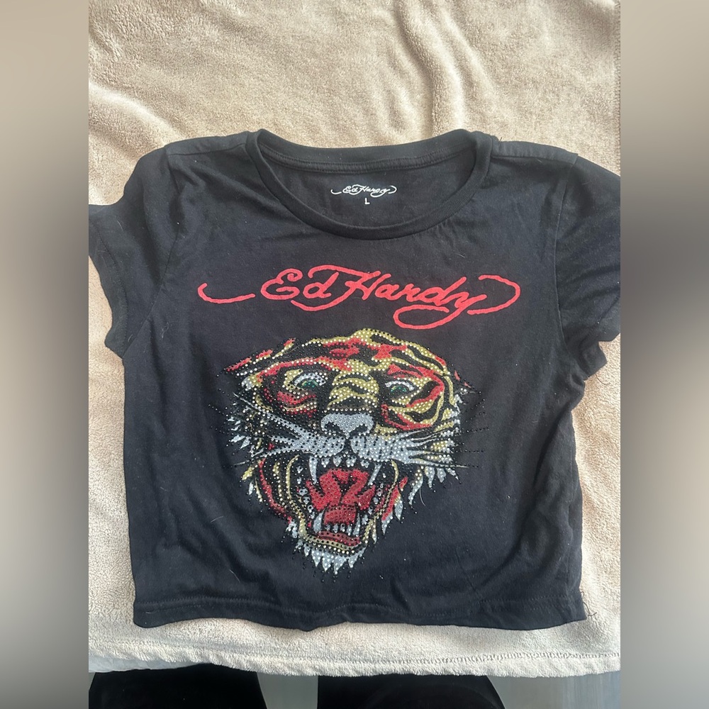 ED HARDY CROP TOP SIZE LARGE